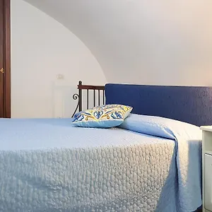 https://poggio-antico-house.hotels-amalfi.com