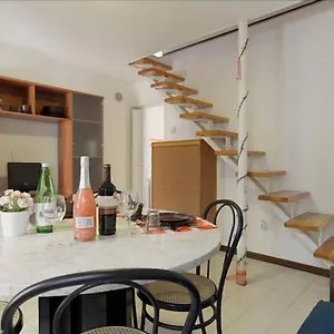 2578 Casa Apartment
